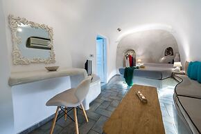 Nefeli Homes - Adults Only