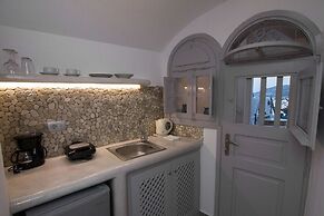 Nefeli Homes - Adults Only