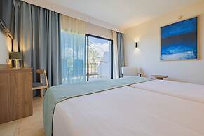 Impressive Playa Granada Golf