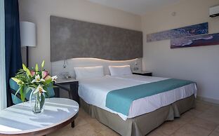 Impressive Playa Granada Golf