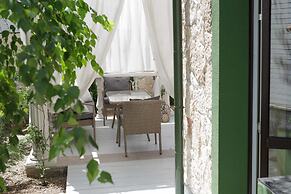 Weekend Boutique Hotel