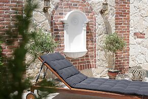 Weekend Boutique Hotel