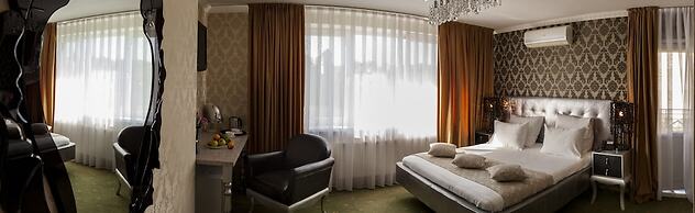 Weekend Boutique Hotel