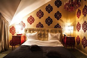 Weekend Boutique Hotel