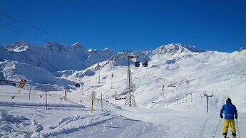 Arosa Alpine Club - Adults Only