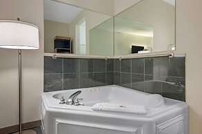 Comfort Suites near Indianapolis Airport