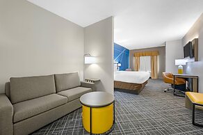 Comfort Suites near Indianapolis Airport