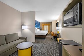 Comfort Suites near Indianapolis Airport