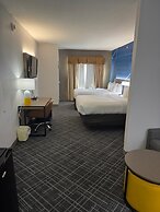 Comfort Suites near Indianapolis Airport