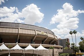 Holiday Inn Hotel & Suites PHOENIX AIRPORT by IHG