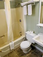 Travelodge by Wyndham Lincoln Near White Mountain