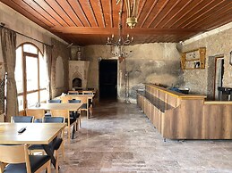 Cave Hotel Saksagan