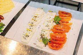 Grand Muthu Oura View Beach Club