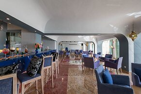 Grand Muthu Oura View Beach Club