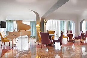 Grand Muthu Oura View Beach Club