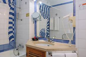 Grand Muthu Oura View Beach Club