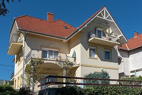 Flora Villa