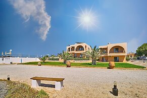 Nanakis Beach Apartments