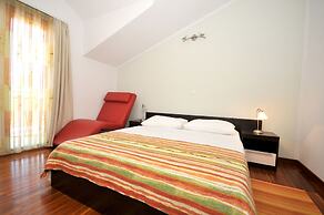 Apartments & Rooms Villa Maslina