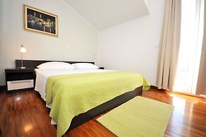 Apartments & Rooms Villa Maslina