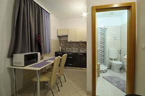 Apartments & Rooms Villa Maslina