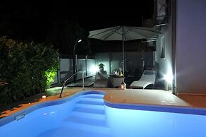 Apartments & Rooms Villa Maslina