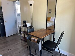 Midtown Inn & Suites