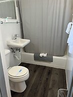 Midtown Inn & Suites