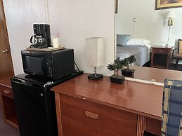 Midtown Inn & Suites