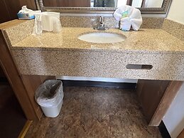Midtown Inn & Suites