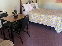 Midtown Inn & Suites