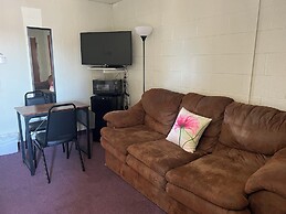 Midtown Inn & Suites