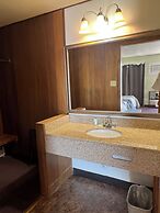 Midtown Inn & Suites
