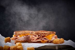 Drury Inn & Suites Phoenix Happy Valley