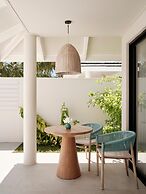 Villa Park Sun Island Resort - Complimentary One Way Domestic Transpor