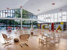 Villa Park Sun Island Resort - Complimentary One Way Domestic Transpor