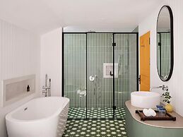 Villa Park Sun Island Resort - Complimentary One Way Domestic Transpor