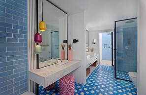 Villa Park Sun Island Resort - Complimentary One Way Domestic Transpor