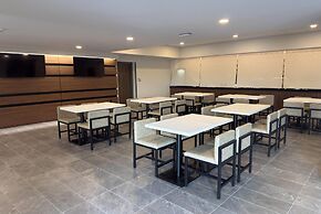 Wingate by Wyndham Geneva at SPIRE Academy