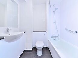 Travelodge Bath Waterside