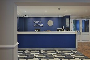 Travelodge Bath Waterside