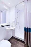 Travelodge Bath Waterside