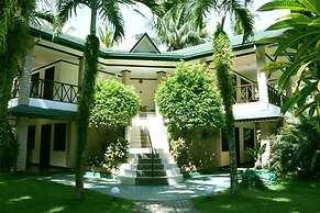 Paradise Garden Hotel and Convention Boracay Powered by ASTON