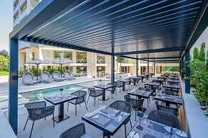 Divani Escape- Adults only