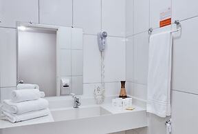 Harbor Querência Hotel