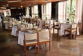 Harbor Querência Hotel