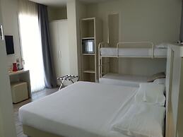 L'Hotel