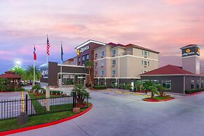 La Quinta Inn & Suites by Wyndham Houston Channelview