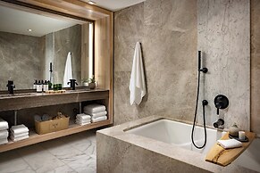 1 Hotel Toronto