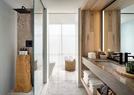 1 Hotel Toronto